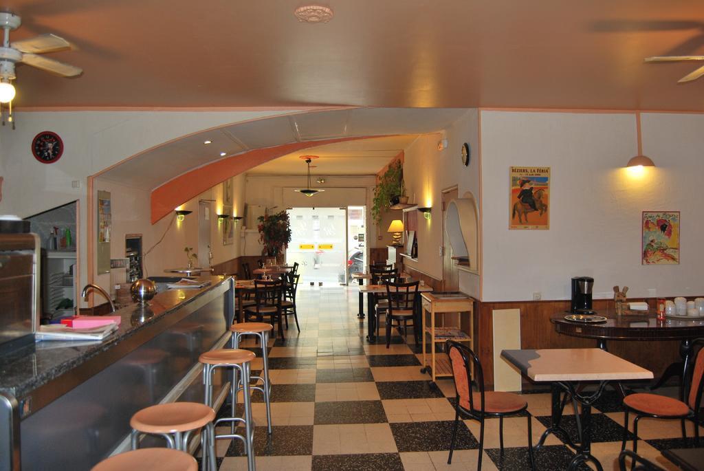 Le Revelois Restaurant Hotel Beziers Exterior photo