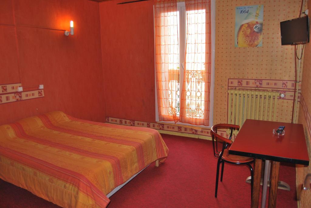 Le Revelois Restaurant Hotel Beziers Room photo