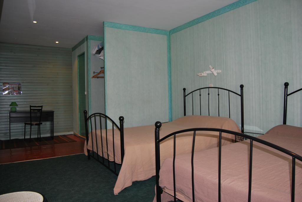 Le Revelois Restaurant Hotel Beziers Room photo