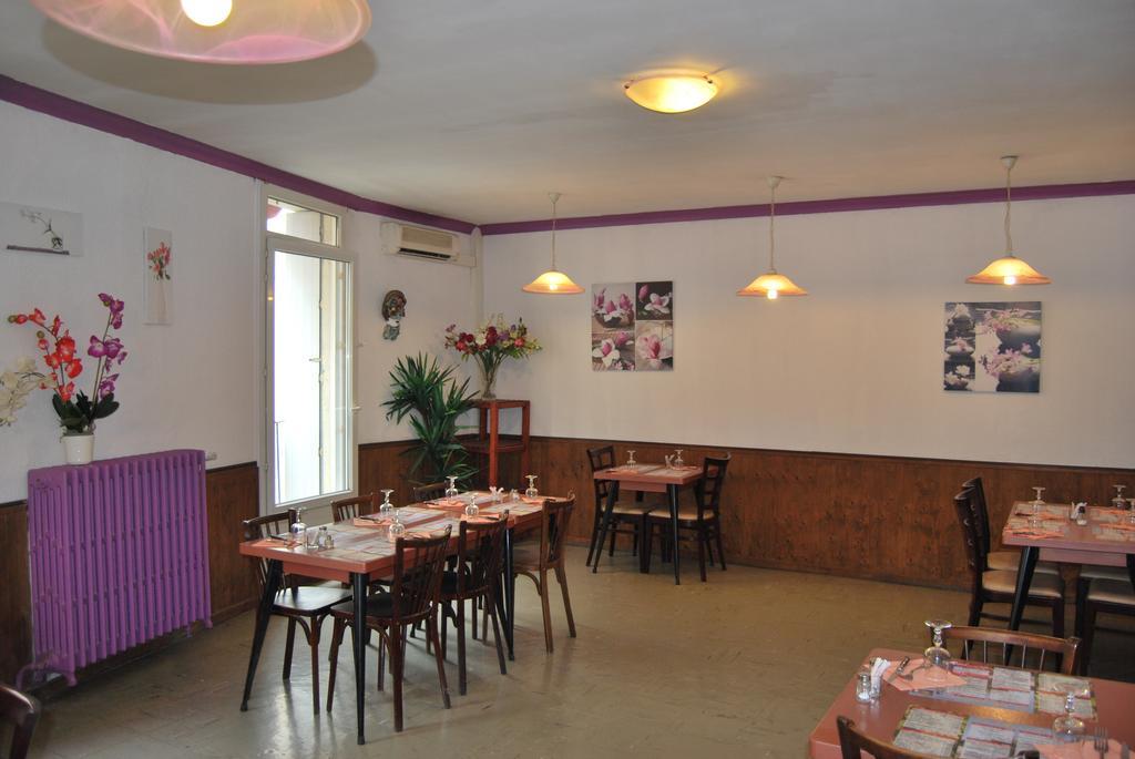 Le Revelois Restaurant Hotel Beziers Exterior photo